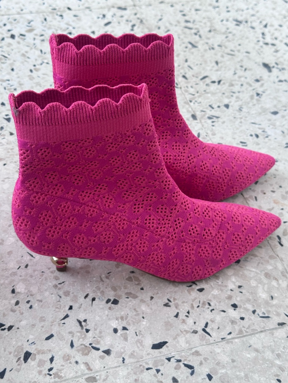 Coach booties preloved nice condition 8.5 super comfy - Picture 2 of 9